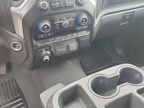 Used 2022 Chevrolet Silverado 1500 LT AWD/4WD image 35