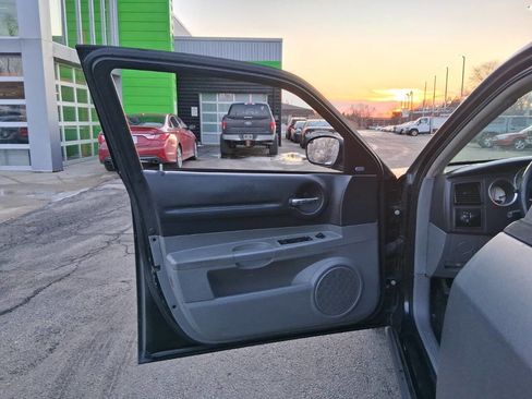 Used 2005 Dodge Magnum R/T w/ Convenience Group II RWD image 13