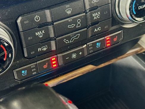 Certified 2019 Ford F150 Lariat w/ Equipment Group 502A Luxury image 21