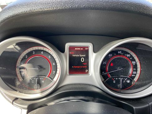 Used 2018 Dodge Journey SE w/ Connectivity Group FWD image 18