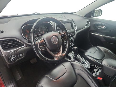 Used 2019 Jeep Cherokee Latitude Plus image 10