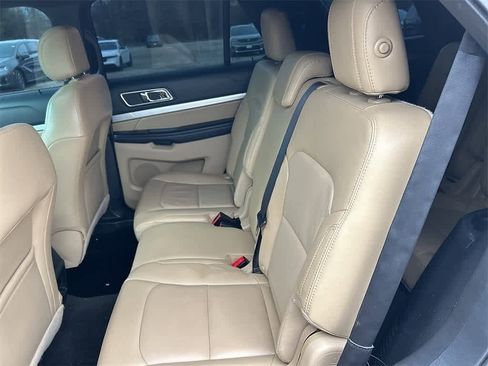 Used 2016 Ford Explorer XLT w/ Equipment Group 202A image 14