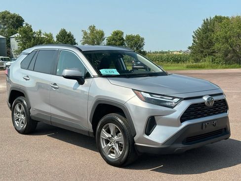 Used 2025 Toyota RAV4 XLE AWD/4WD image 7