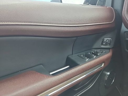 Used 2022 Ford Expedition Max Limited AWD/4WD image 19