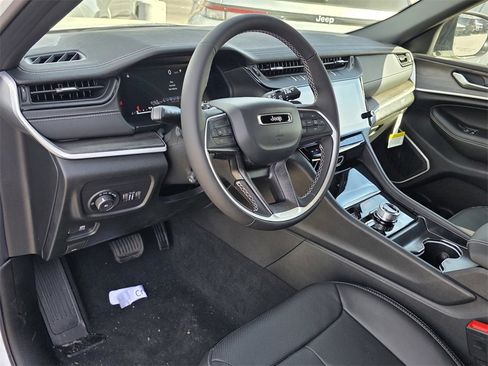 New 2026 Jeep Grand Cherokee Limited image 7