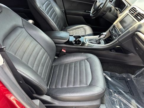 Used 2016 Ford Fusion SE w/ Equipment Group 202A FWD image 15