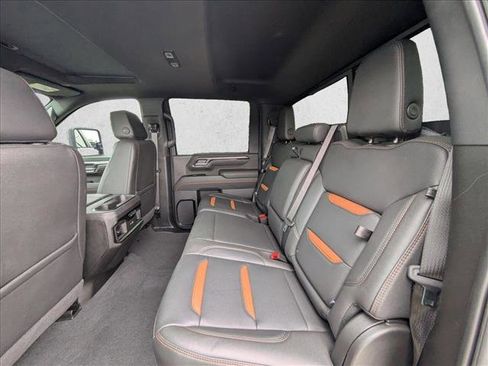 Used 2025 GMC Sierra 2500 AT4 w/ AT4 Preferred Package AWD/4WD image 15
