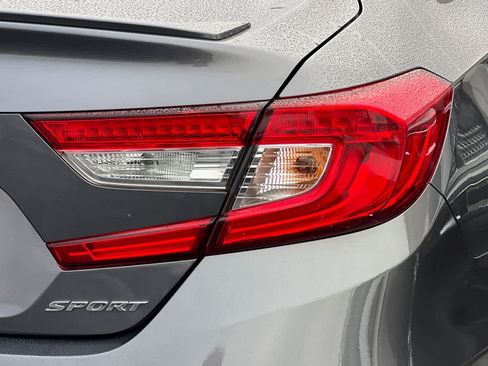 Used 2018 Honda Accord Sport image 29