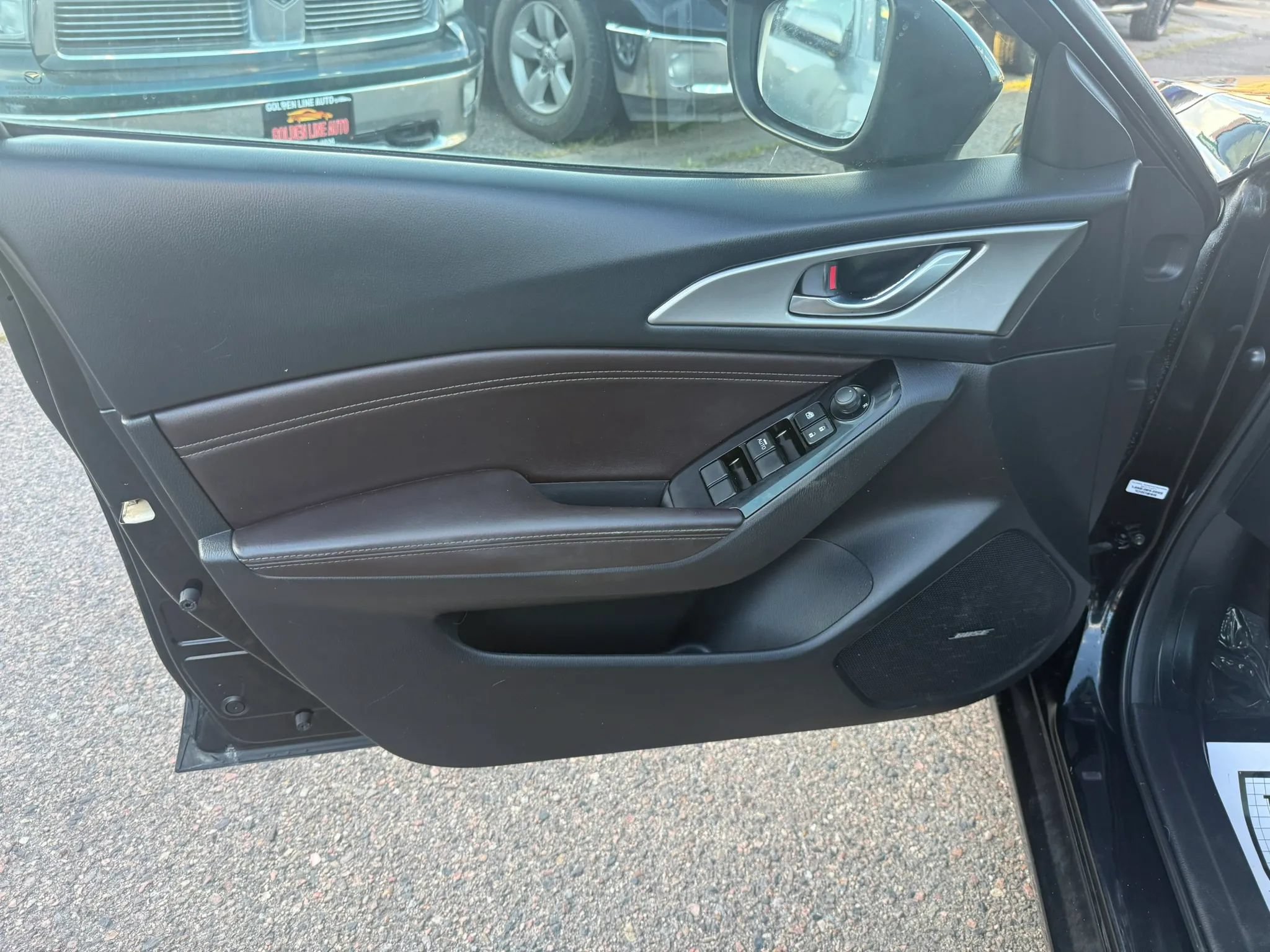 Used 2018 MAZDA MAZDA3 Touring FWD image 10