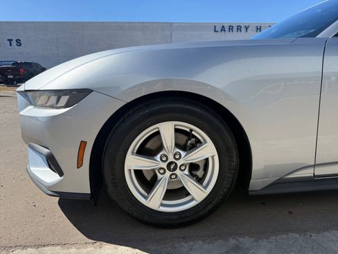 Used 2024 Ford Mustang Coupe image 10