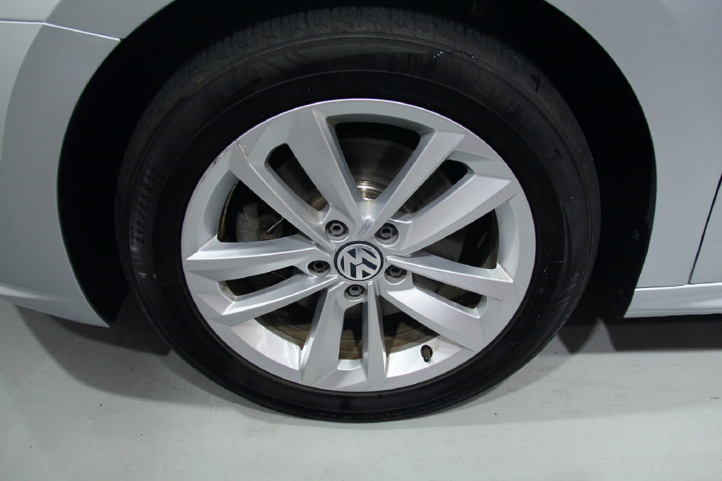 Used 2020 Volkswagen Passat 2.0T SE w/ Sunroof Package FWD image 16