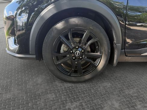 Used 2022 Nissan Kicks SR w/ Premium Package FWD image 9