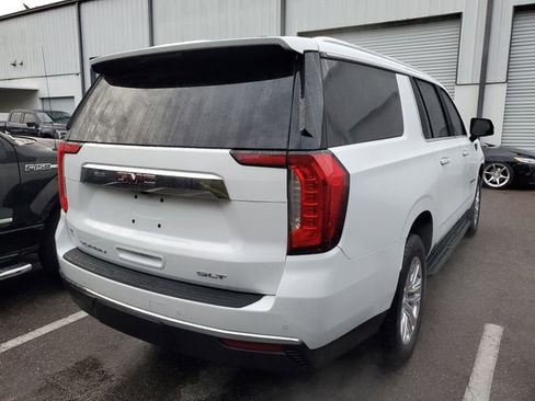 Used 2024 GMC Yukon XL SLT w/ SLT Luxury Package image 4