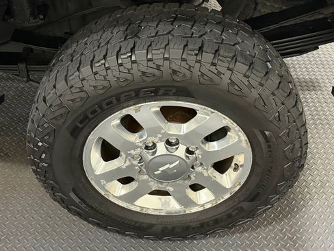 Used 2011 Chevrolet Silverado 3500 LTZ w/ LTZ Plus Package image 18