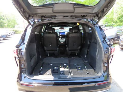 Used 2025 Toyota Sienna Platinum AWD/4WD image 12
