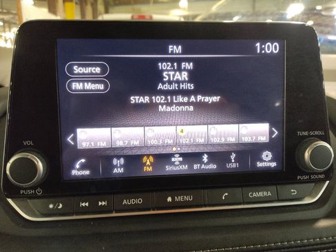 Used 2023 Nissan Rogue S FWD image 25