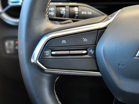 Used 2024 Chevrolet Blazer EV LT image 39