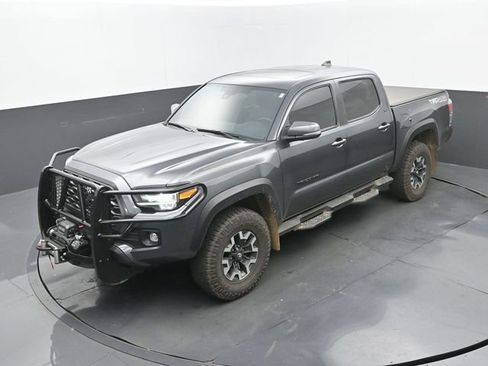 Used 2023 Toyota Tacoma TRD Off-Road w/ TRD Premium Off Road Package AWD/4WD image 16