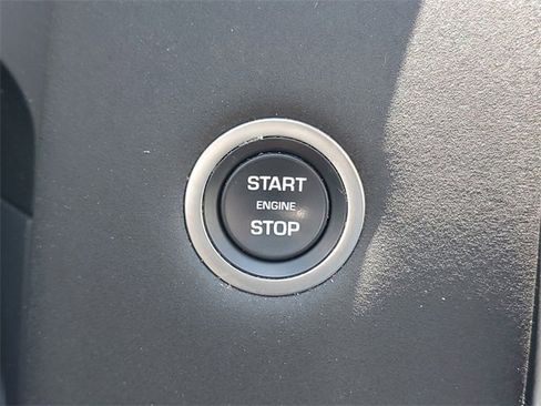 New 2025 Land Rover Discovery Sport S image 29