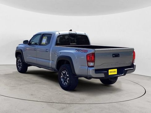 Used 2017 Toyota Tacoma TRD Off-Road AWD/4WD image 7