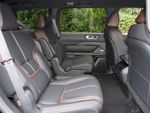 New 2026 Nissan Armada SL w/ Captain's Chari Seat Package image 13