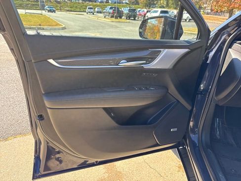 Certified 2025 Cadillac XT5 Sportv image 16