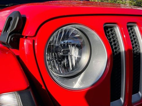 Used 2019 Jeep Wrangler Unlimited Sahara AWD/4WD image 25