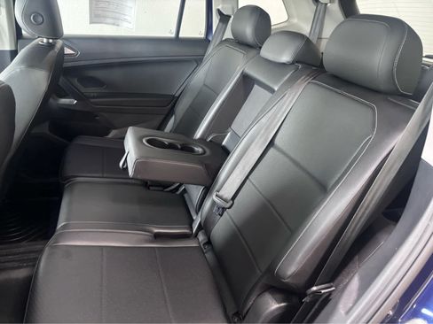 Used 2021 Volkswagen Tiguan SE w/ Panoramic Sunroof Package AWD/4WD image 15