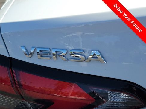 Used 2025 Nissan Versa S FWD image 27