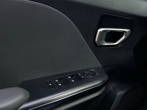 Used 2025 Kia K4 LXS image 19