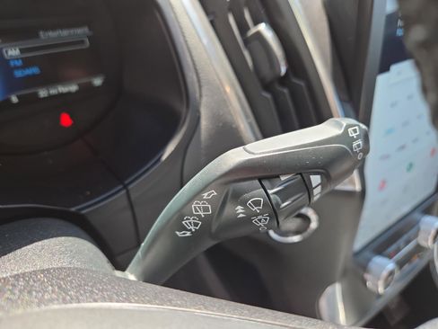 Used 2024 Ford Edge Titanium image 16