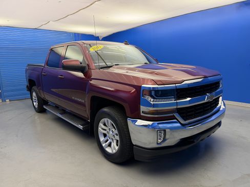 Used 2017 Chevrolet Silverado 1500 LT w/ All Star Edition AWD/4WD image 2