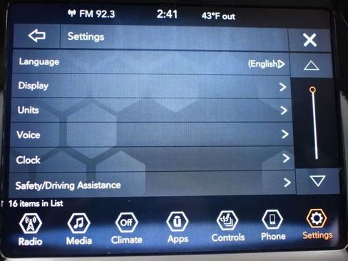 Used 2020 Jeep Cherokee Limited image 30