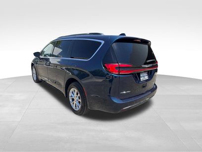 Used 2022 Chrysler Pacifica Touring-L