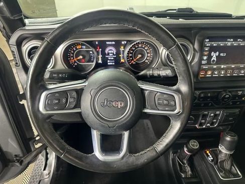 Used 2020 Jeep Wrangler Unlimited Sahara image 14