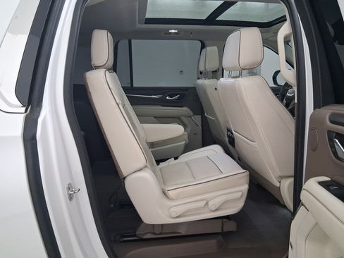Used 2021 GMC Yukon XL Denali w/ Denali Premium Package image 35