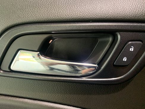 Used 2019 Chevrolet Tahoe Premier RWD image 31