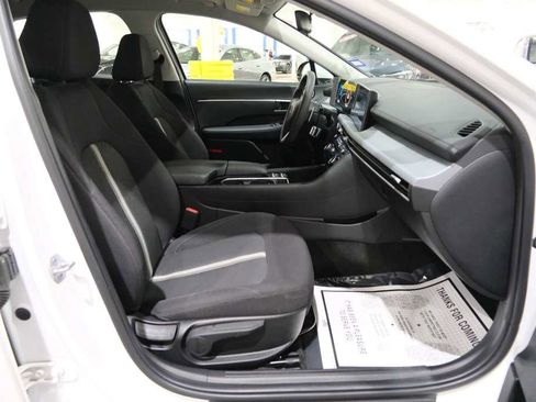 Used 2025 Hyundai Sonata SEL FWD image 31