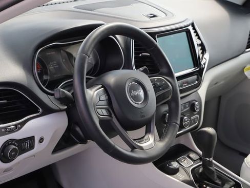 Used 2019 Jeep Cherokee Limited AWD/4WD image 13