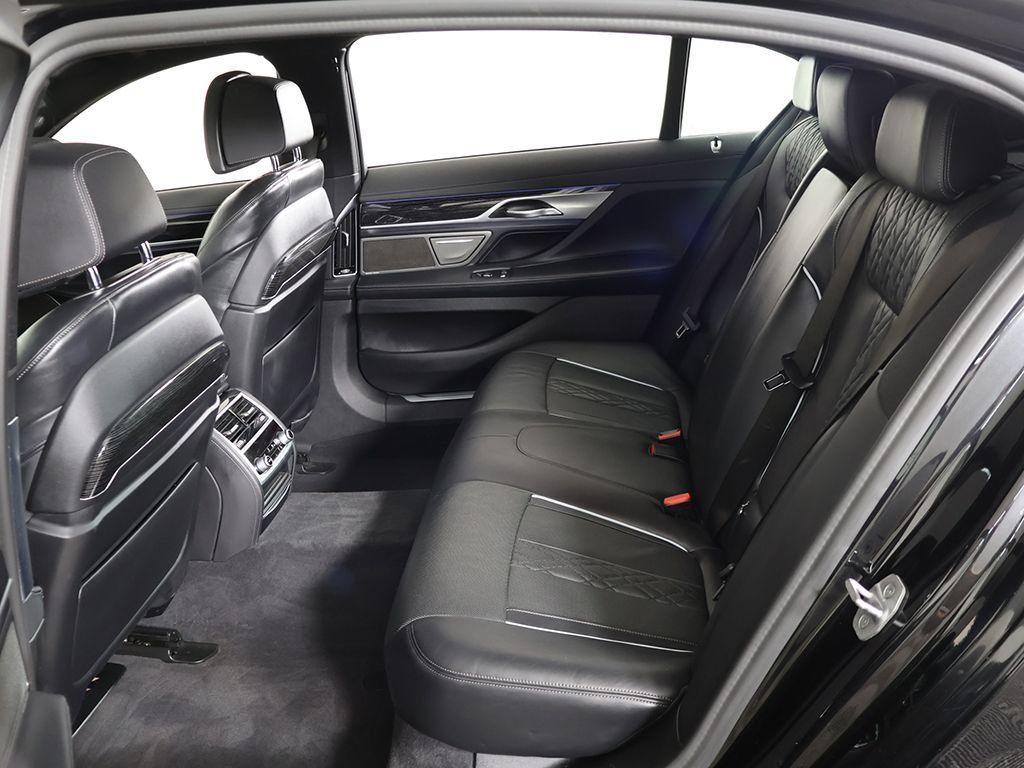 Used 2021 BMW 750i xDrive w/ M Sport Package AWD/4WD image 41