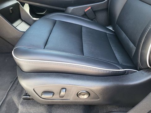 Used 2025 Buick Enclave Preferred AWD/4WD image 19