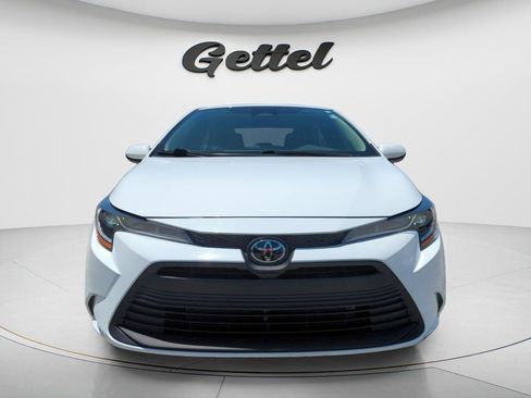 Used 2023 Toyota Corolla LE FWD image 2