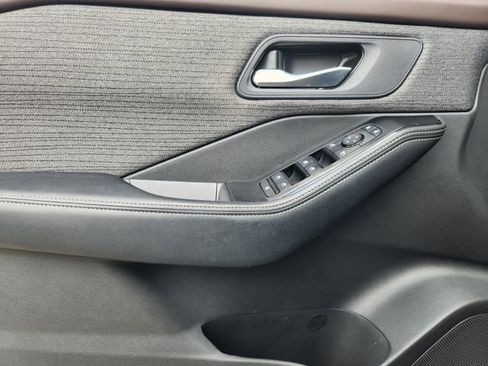 Certified 2023 Nissan Rogue SV image 17