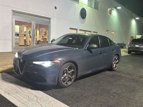 Used 2019 Alfa Romeo Giulia Ti Sport w/ Quick Order Package 22S Sport image 1