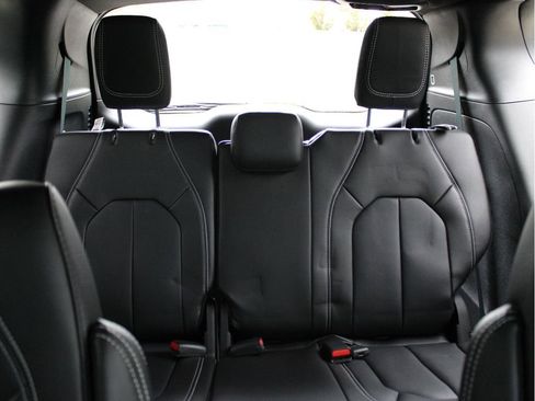 New 2026 Chrysler Pacifica Select image 35