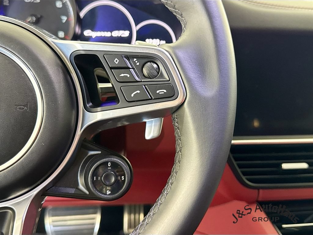 Used 2022 Porsche Cayenne GTS AWD/4WD image 14