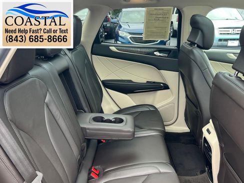 Used 2019 Lincoln MKC Reserve w/ MKC Climate Package FWD image 24