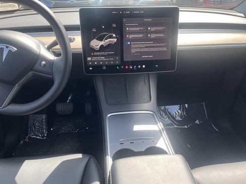 Used 2023 Tesla Model Y Long Range AWD/4WD image 12