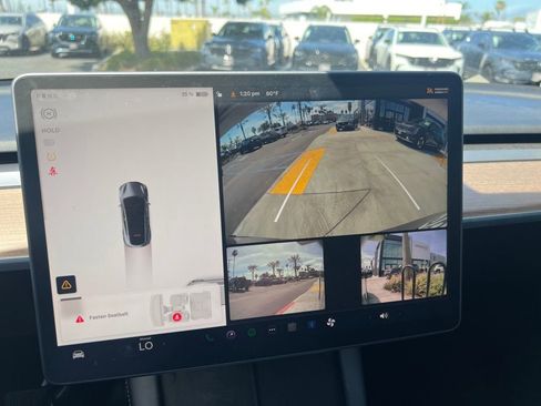 Used 2022 Tesla Model Y Long Range image 35