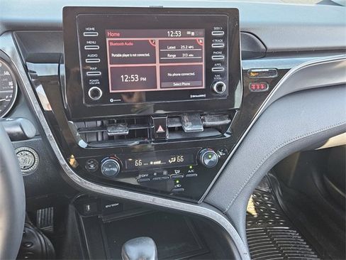 Used 2023 Toyota Camry SE image 17